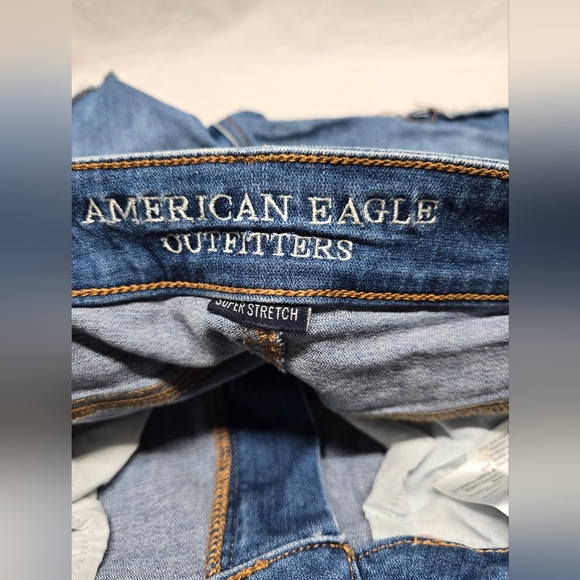 American Eagle Next Level stretch Hi-Rise Shortie- Denim shorts size 4 Women’s - Picture 2 of 6